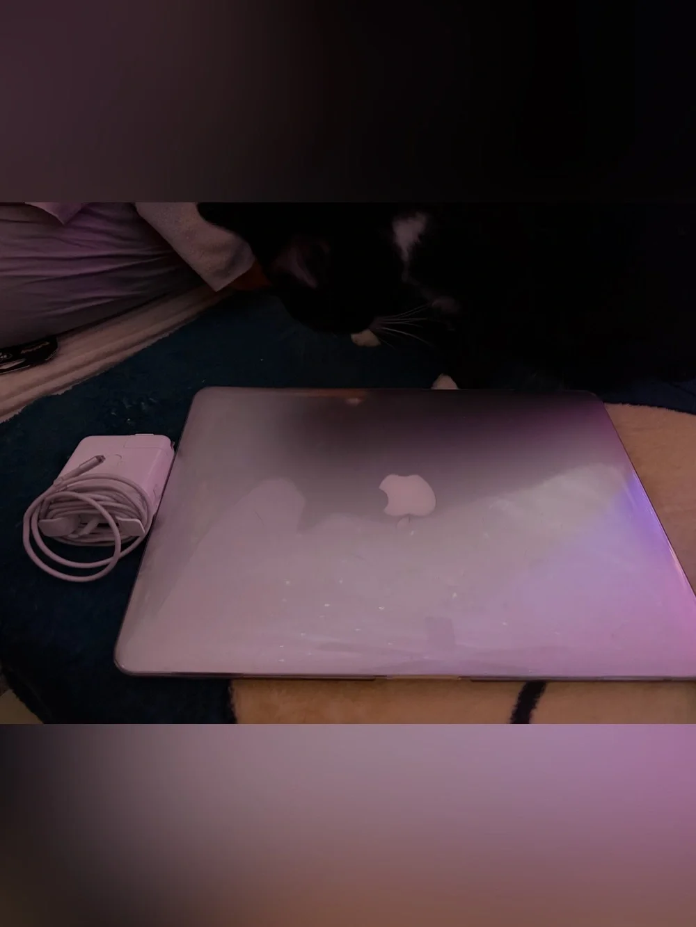 Silver restored Apple macbook air 2017 13”